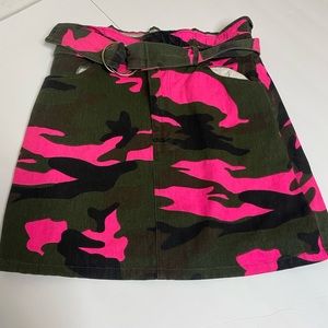 Hot pink skirt camouflage skirt. Must go brand new
